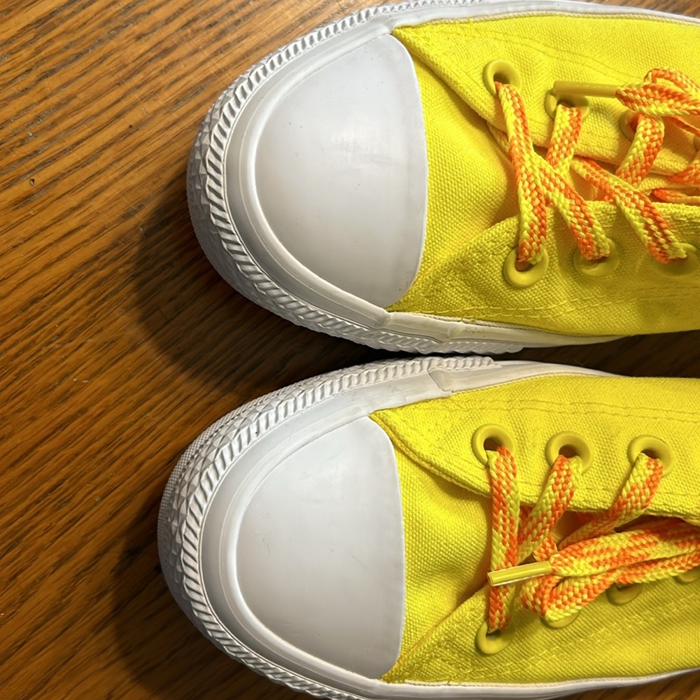 Excellent Condition! Converse 7.5 All Stars - Picture 12 of 12